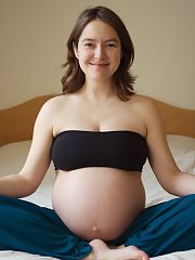 Photo 19, Pregnant women posing