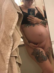 Photo 17, TATTED PREGNANT