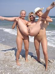 Photo 6, Happy nudist women