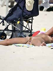 Photo 11, Nudist girls sunbathing