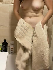 Photo 2, Gf in the shower