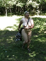 Photo 41, Severine naked outside